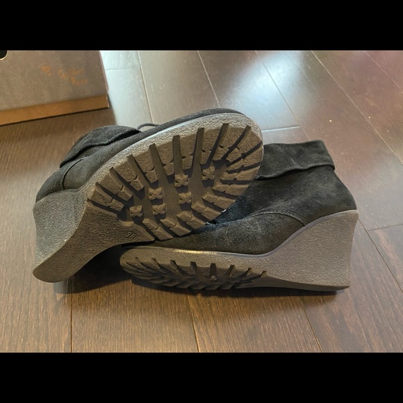Golden Rose black suede wedge booties size 38 - Picture 4 of 4